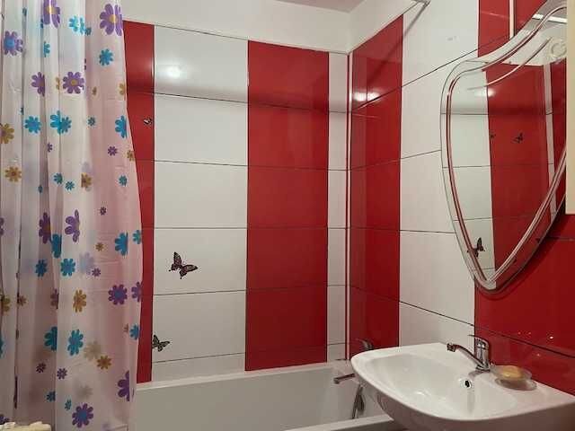 Salaj, Aleea Bacau, Parc Humulesti, 15 minute de Piata Unirii cu STB 117